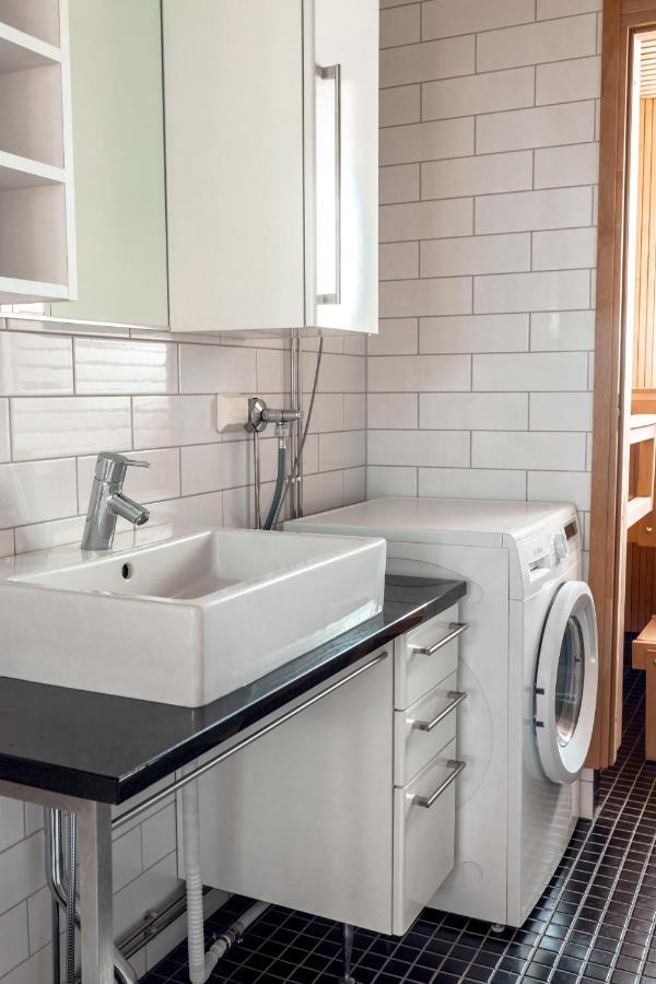 2Ndhomes Stylish 1Br Home With Balcony And Sauna In Kamppi Center Helsinki Buitenkant foto