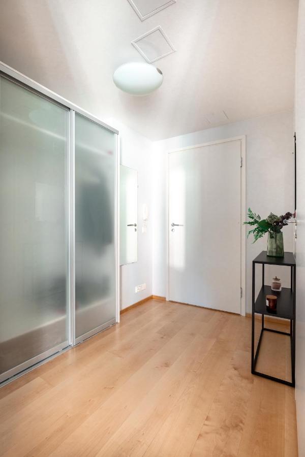 2Ndhomes Stylish 1Br Home With Balcony And Sauna In Kamppi Center Helsinki Buitenkant foto